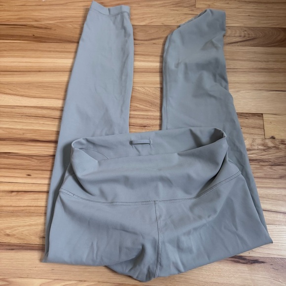 Lululemon Wunder Under Beige leggings 10 - Picture 4 of 9